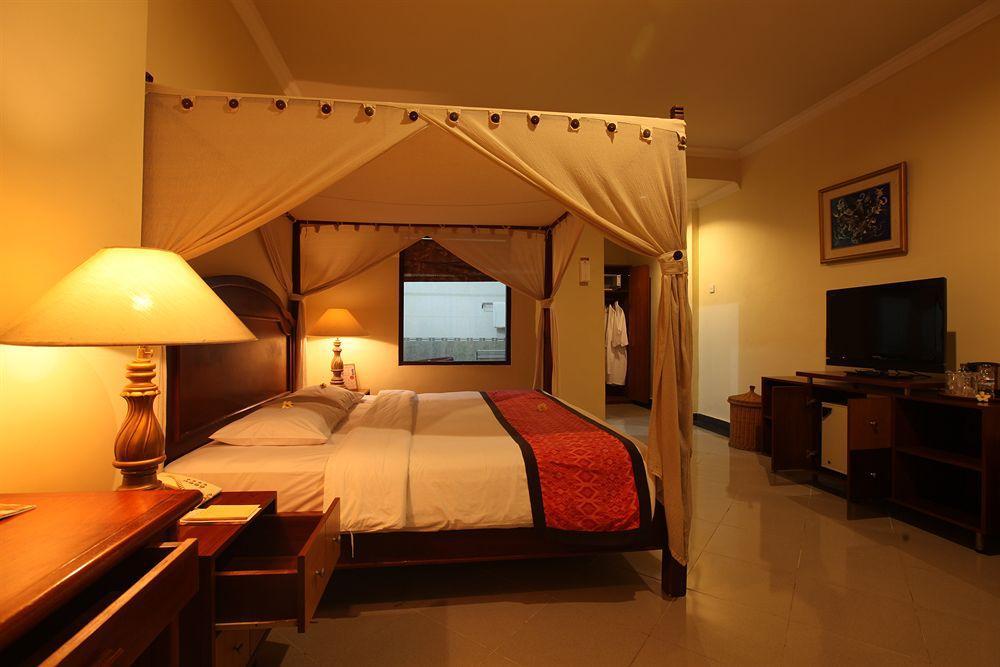 Super Oyo Townhouse Oak Maxi Legian होटल Kuta (Bali)