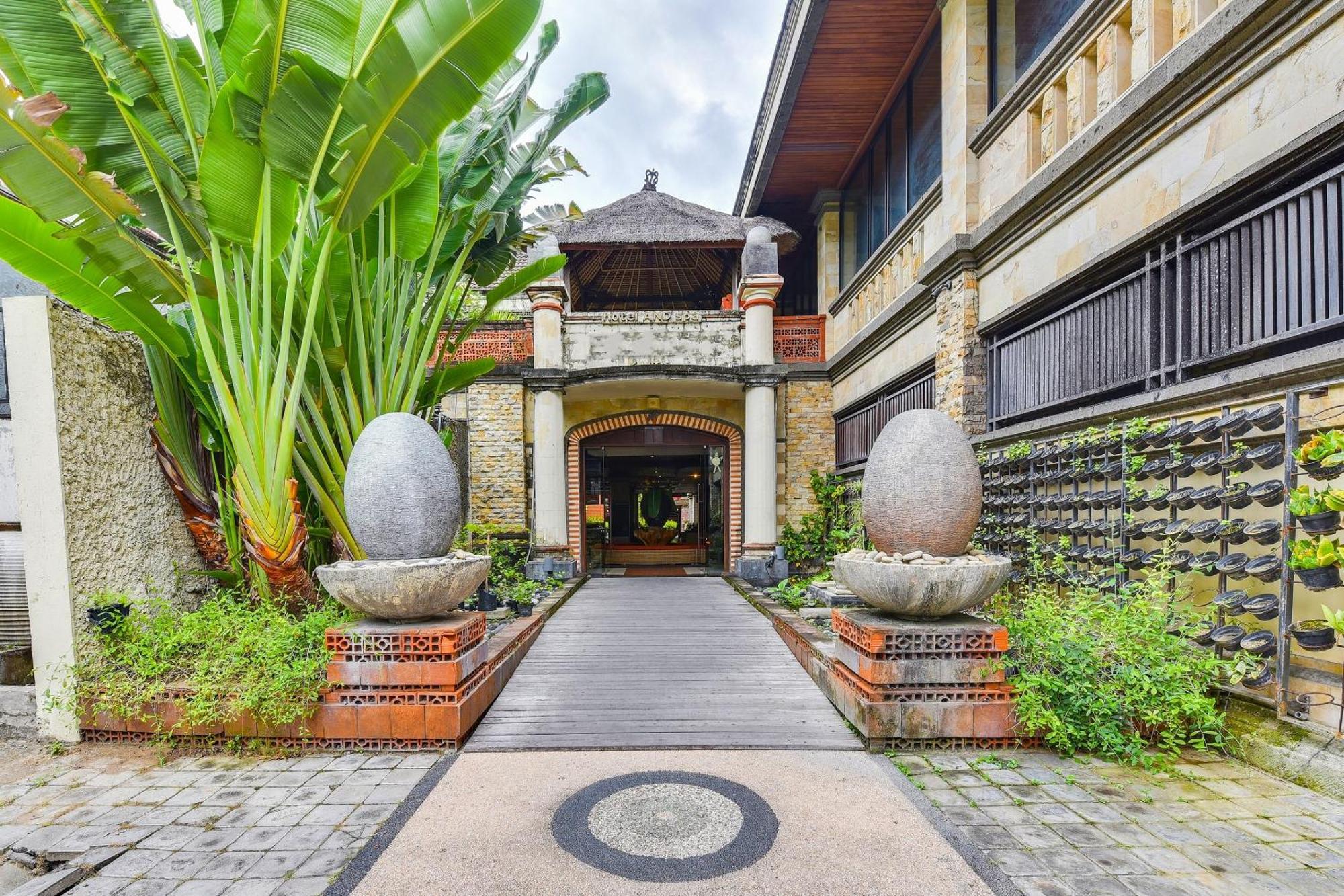 Super Oyo Townhouse Oak Maxi Legian होटल 3*