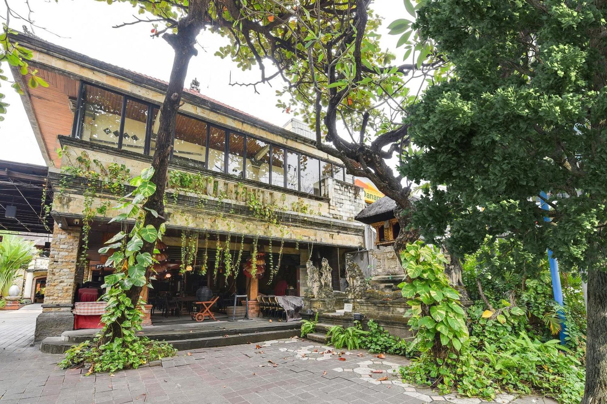Super Oyo Townhouse Oak Maxi Legian होटल 3*
