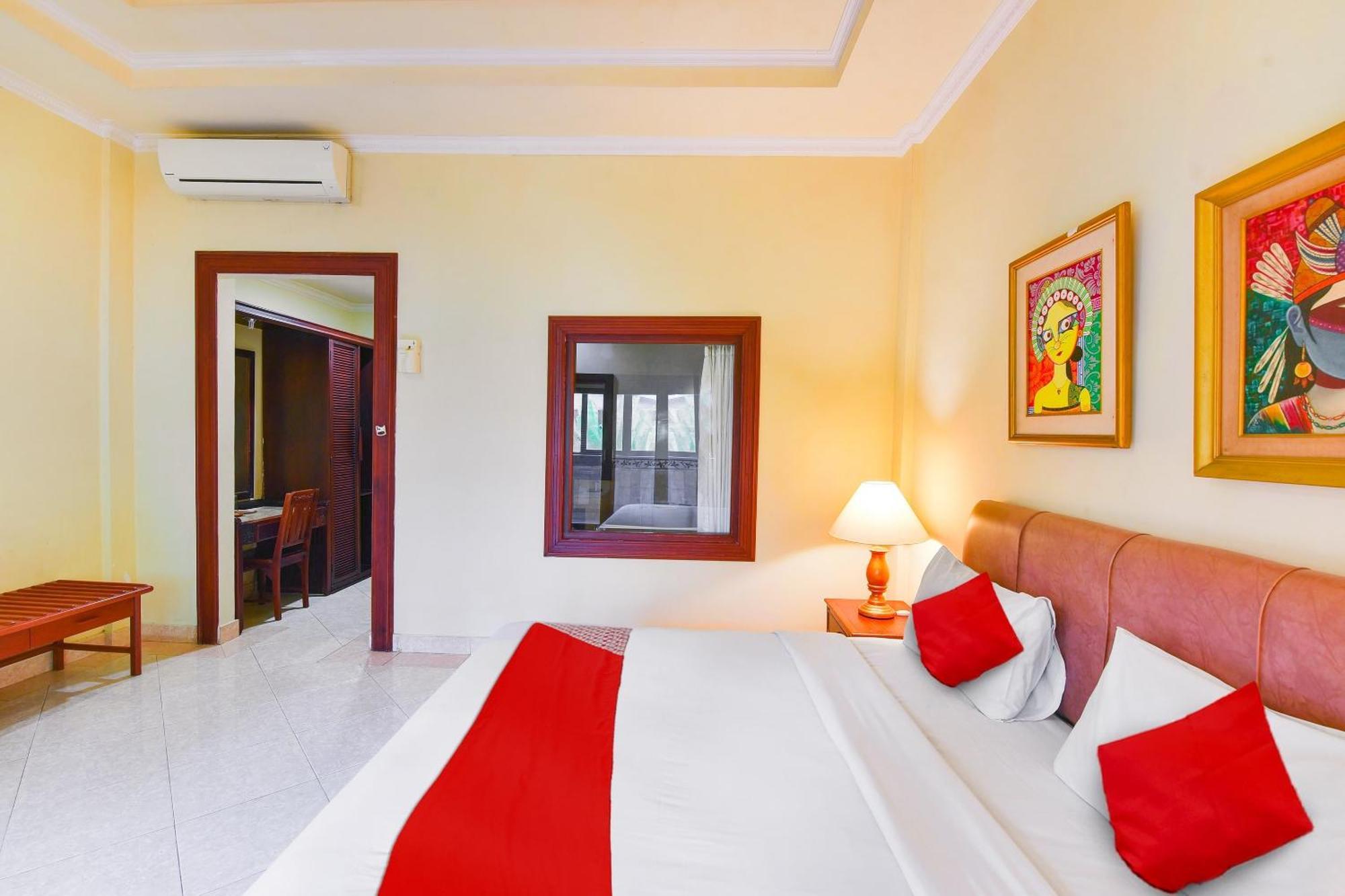Super Oyo Townhouse Oak Maxi Legian होटल Kuta (Bali)