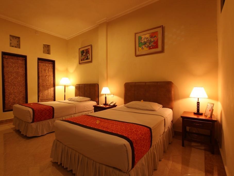 होटल Super Oyo Townhouse Oak Maxi Legian Kuta (Bali)
